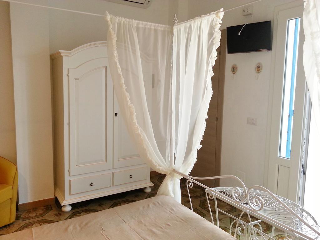 B&B Brezza Marina Torre Pali Værelse billede